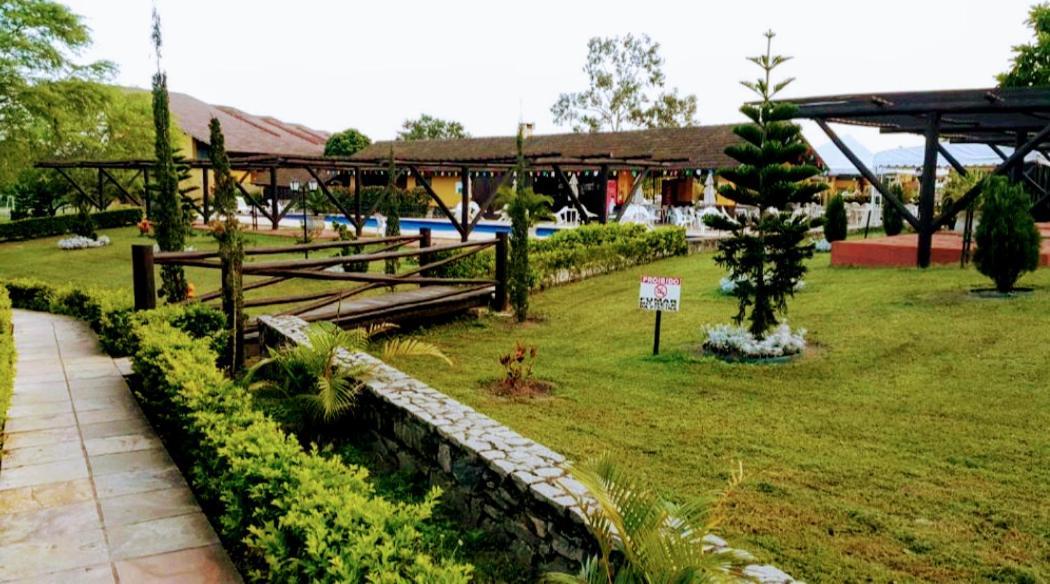 Winterville Flat 708 Gravata  Luaran gambar
